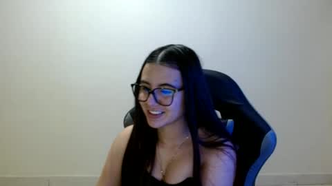 Snapshot of sahaliefox_ chatting on 7, 7, 2026 Sahaliefox online show from 7, 7, 2026