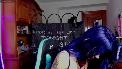    online show from 9, 4, 2026