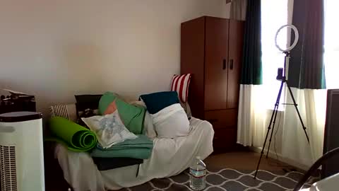 salis1981 online show from 3, 3, 2025