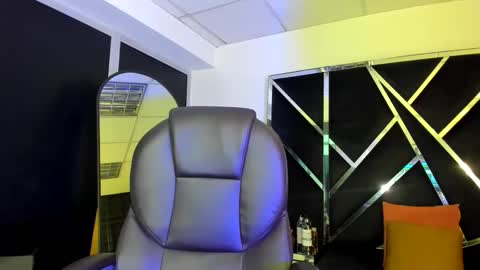 Snapshot of salmaportman_ chatting on 23, 10, 2025 salmaportman_ online show from 23, 10, 2025