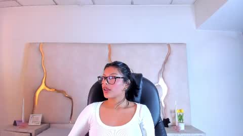 salmaportman_ online show from 15, 7, 2026