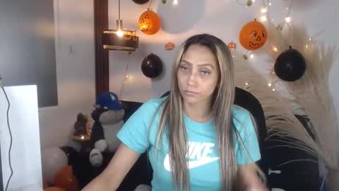 Snapshot of salome_drasin chatting on 3, 11, 2025 salome_drasin online show from 3, 11, 2025