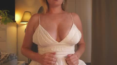 IsaBella-  online show from 17, 5, 2026