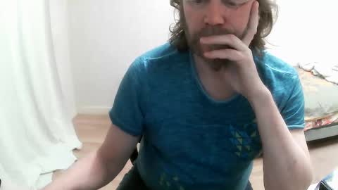 Saltimbanquier  Salt  ou  Banquier  online show from 14, 2, 2025