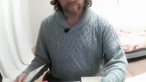 Saltimbanquier  Salt  ou  Banquier  online show from 24, 2, 2025