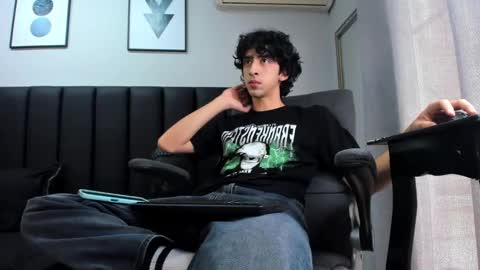 Snapshot of salvatore_monterey chatting on 5, 3, 2025 salvatore online show from 5, 3, 2025