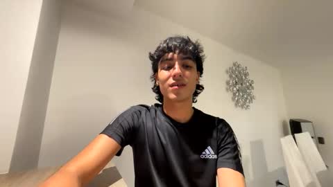 salvatore_montt online show from 8, 1, 2026