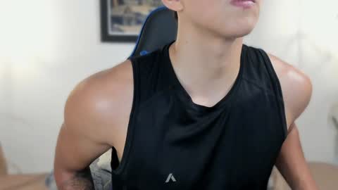 Snapshot of salvatore_romanoo chatting on 5, 2, 2025 Salvatore online show from 5, 2, 2025