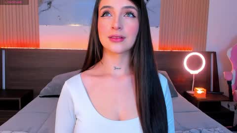 Snapshot of samantha_moons chatting on 4, 4, 2026 samantha_moons online show from 4, 4, 2026