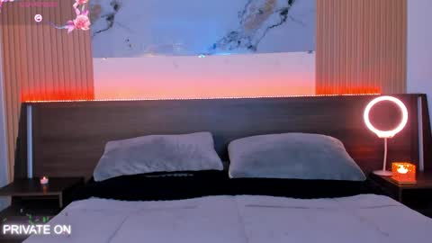Snapshot of samantha_moons chatting on 1, 5, 2026 samantha_moons online show from 1, 5, 2026
