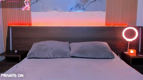 Snapshot of samantha_moons chatting on 5, 5, 2026 samantha_moons online show from 5, 5, 2026