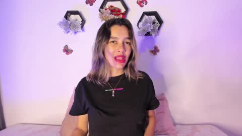 Snapshot of samara_jonnes_ chatting on 16, 1, 2025 Samara is my name a pleasure delighted that you are here leave your thumb up it is important to me online show from 16, 1, 2025