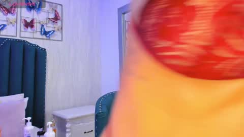 Snapshot of samara_warren chatting on 19, 12, 2024 Samara Warren online show from 19, 12, 2024