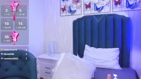 Snapshot of samara_warren chatting on 1, 2, 2025 Samara Warren online show from 1, 2, 2025