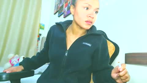 Snapshot of samary_thomas chatting on 22, 10, 2025 samary thomas online show from 22, 10, 2025