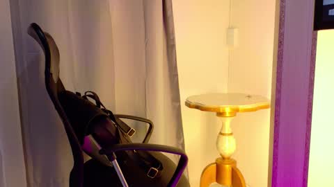 samirths_1boy online show from 12, 1, 2026