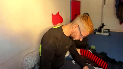 Snapshot of samuraijiu1 chatting on 14, 12, 2025 Samuraijiu online show from 14, 12, 2025