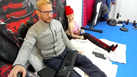 Snapshot of samuraijiu1 chatting on 23, 12, 2025 Samuraijiu online show from 23, 12, 2025