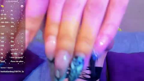 Laura mejia online show from 10, 7, 2026