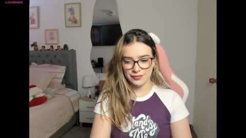 Snapshot of samysweet_8 chatting on 11, 1, 2025 Samanta online show from 11, 1, 2025