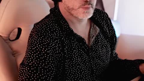 Snapshot of sanders_white chatting on 19, 1, 2025 Sanders online show from 19, 1, 2025