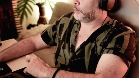 Snapshot of sanders_white chatting on 28, 1, 2025 Sanders online show from 28, 1, 2025