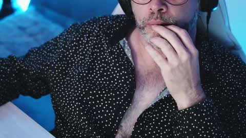 Snapshot of sanders_white chatting on 20, 2, 2025 Sanders online show from 20, 2, 2025