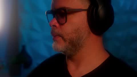 Snapshot of sanders_white chatting on 7, 10, 2025 Sanders online show from 7, 10, 2025