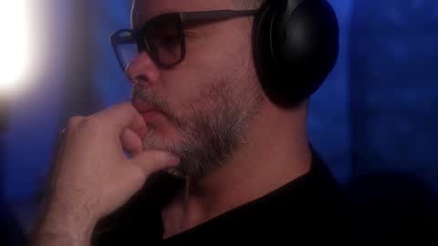 Snapshot of sanders_white chatting on 8, 10, 2025 Sanders online show from 8, 10, 2025