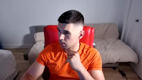 Snapshot of sandow_ chatting on 10, 9, 2025 Sandow online show from 10, 9, 2025