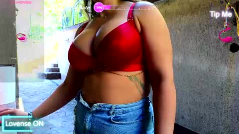 Snapshot of sandra_milano chatting on 14, 7, 2026 Sandra Milano online show from 14, 7, 2026