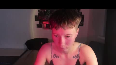 Snapshot of sandraa_a chatting on 16, 10, 2025 sandraa_a online show from 16, 10, 2025