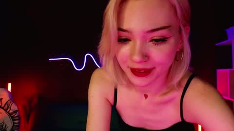 Sandy  online show from 2, 2, 2025