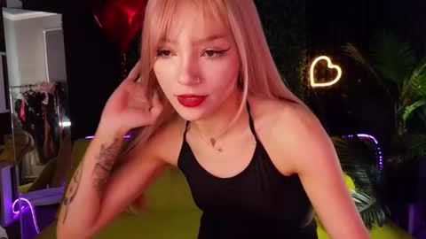 Sandy  online show from 2, 3, 2025