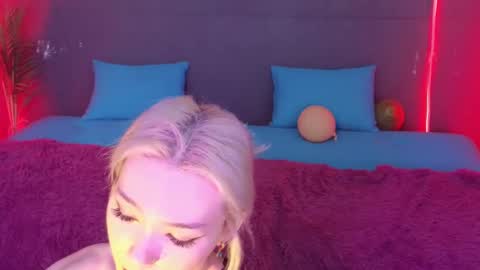 Sandy  online show from 8, 3, 2025