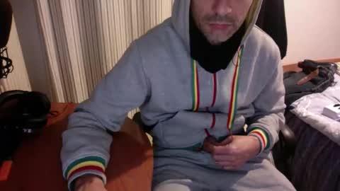 Snapshot of sandropertoni chatting on 19, 12, 2025 lucas online show from 19, 12, 2025