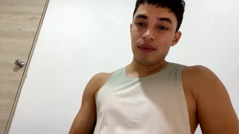 Snapshot of santi36rt chatting on 13, 5, 2026 santi36rt online show from 13, 5, 2026