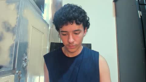 Snapshot of santi_twink19 chatting on 11, 11, 2025 santi_twink19 online show from 11, 11, 2025