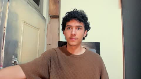 Snapshot of santi_twink19 chatting on 13, 11, 2025 santi_twink19 online show from 13, 11, 2025