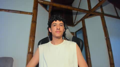 Snapshot of santi_twink19 chatting on 10, 2, 2026 santi_twink19 online show from 10, 2, 2026