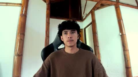 santi_twink19 online show from 17, 4, 2026