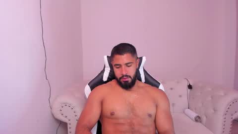 santiago_huntt online show from 15, 2, 2025