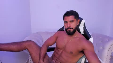 santiago_huntt online show from 15, 11, 2025