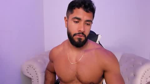 santiago_huntt online show from 3, 2, 2026