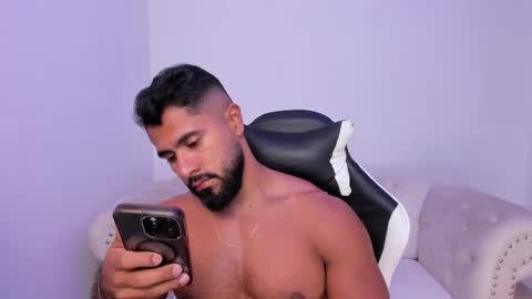 santiago_huntt online show from 19, 2, 2026