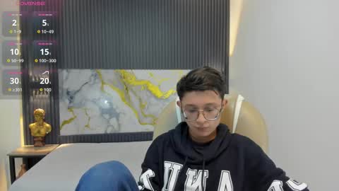 santiago_russo18 online show from 6, 10, 2025