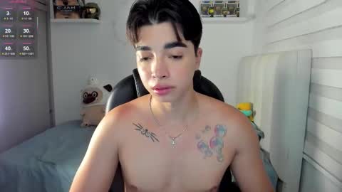 Snapshot of santy7u7 chatting on 4, 2, 2026 Mr. Santiago online show from 4, 2, 2026