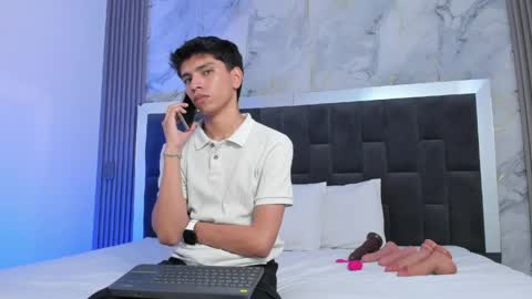 Santiago Carrington online show from 14, 4, 2026