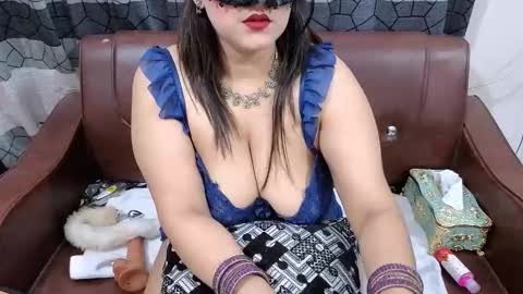 sanviqueen online show from 15, 11, 2025