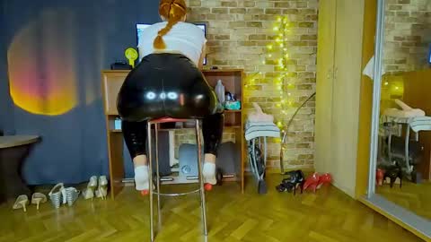 Snapshot of sara__foxy chatting on 3, 6, 2026 sara foxy online show from 3, 6, 2026